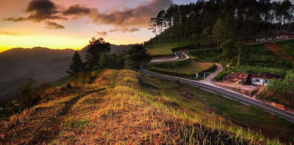 Paket_tour_sumbar_pucak_lawang