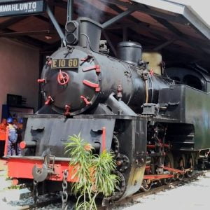 Kereta Api Mak Itam Sumbar